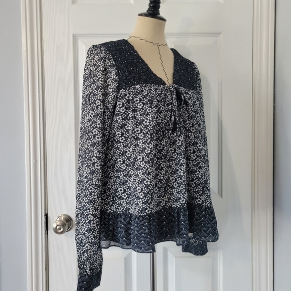 Tularosa Harrison Navy Floral Top - Picture 8 of 10